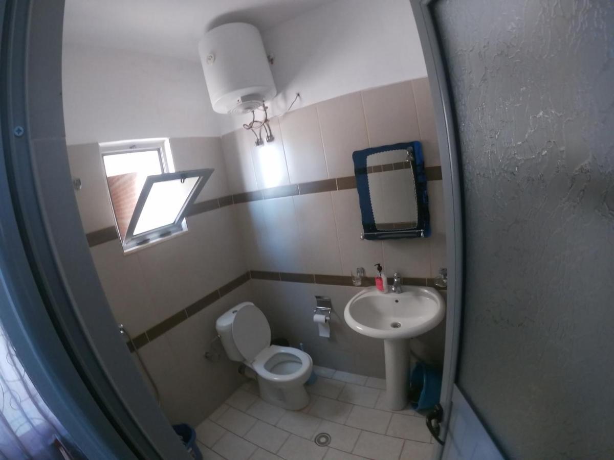 Honey Apartments Near Promenade Sarande Exterior photo